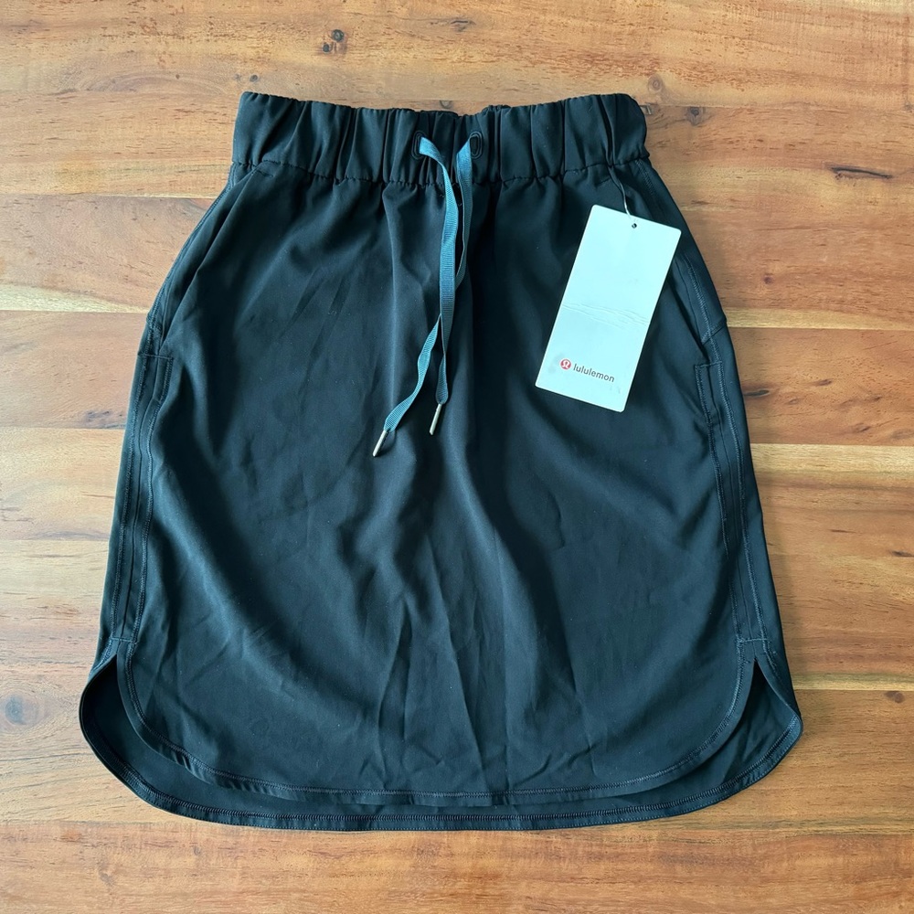 Lululemon On the Fly Skirt Black Size 2